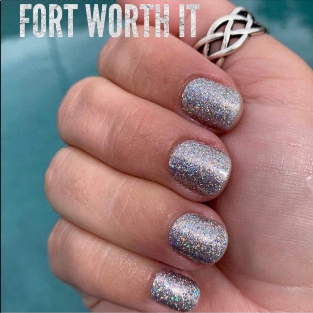 *Retired* Color Street: Fort Worth It | Silver Metallic Glitter Sparkle Party - Picture 2 of 11